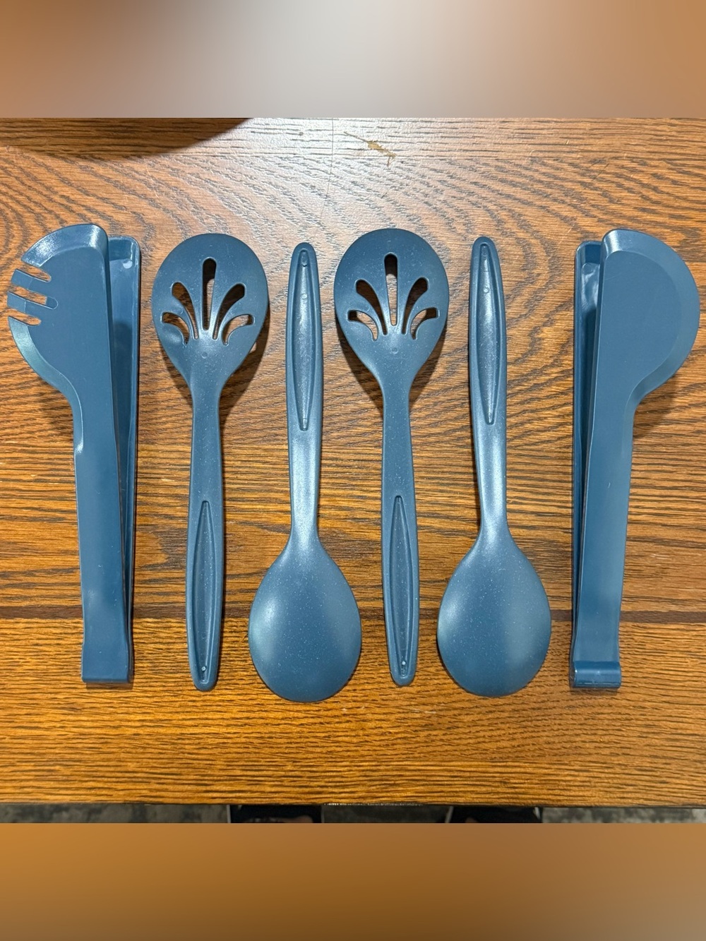 Blue Kitchen Utensil Set - 6 Pieces Kitchen Set Spoons & Tongs (Used Once)